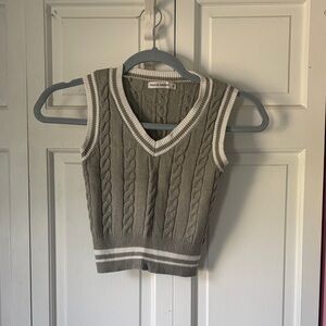 moon & madison Gray V-Neck Sweater Vest